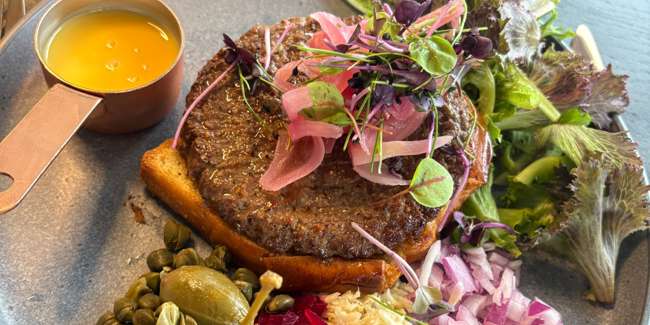 Nyd et lækkert måltid på Restaurant Stauning Strand
